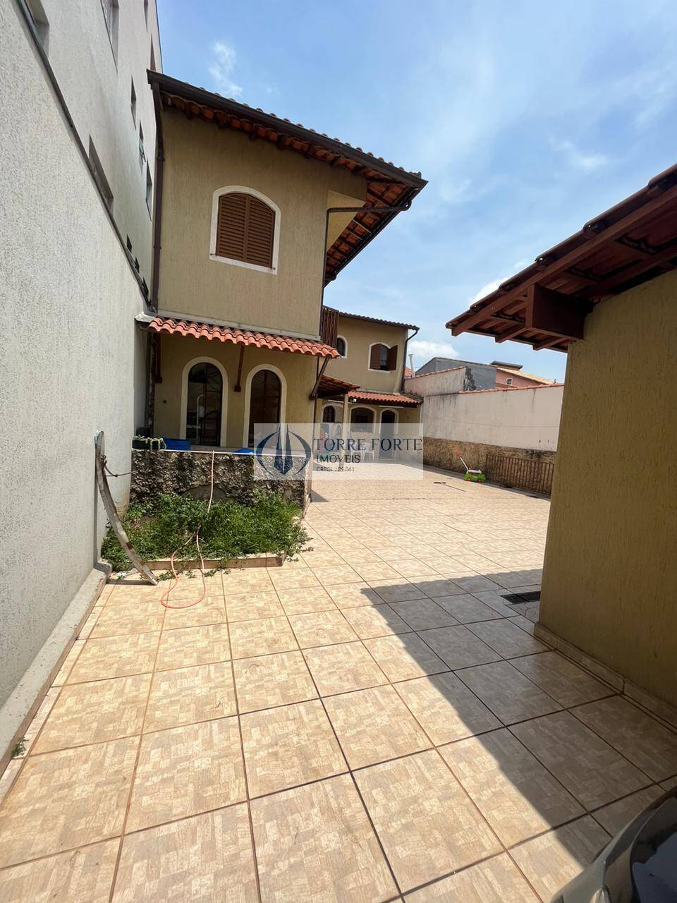 Casa à venda com 3 quartos, 200m² - Foto 4