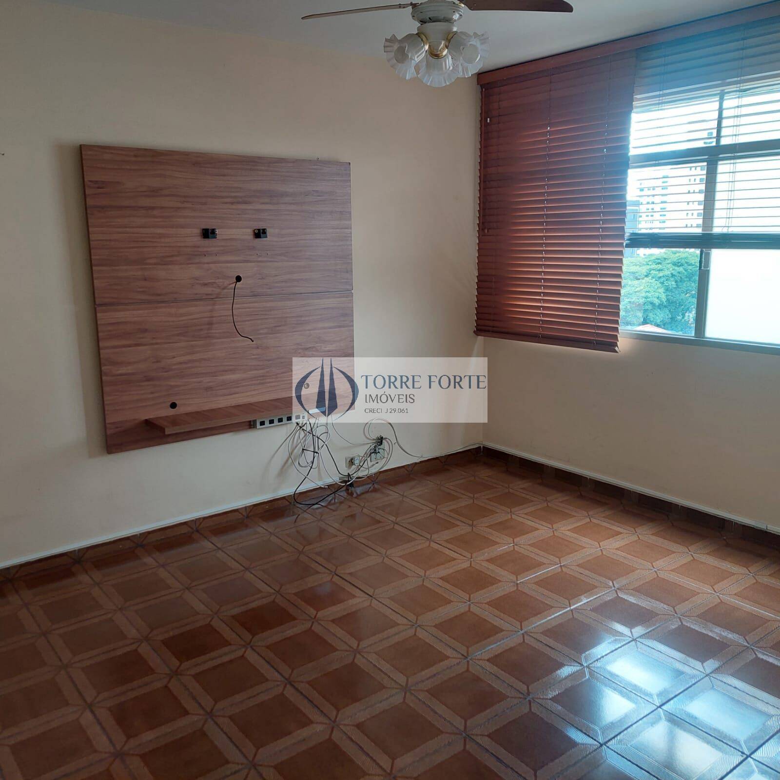 Apartamento à venda com 3 quartos, 71m² - Foto 2