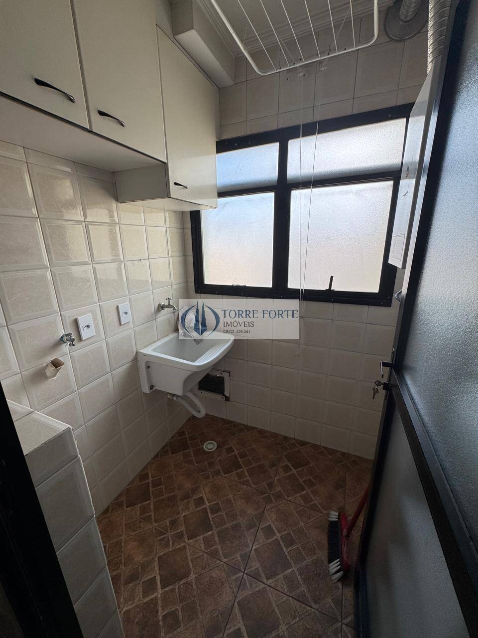 Apartamento à venda com 2 quartos, 64m² - Foto 19