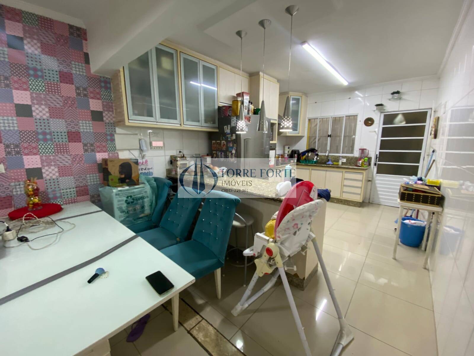 Casa à venda com 3 quartos, 240m² - Foto 5