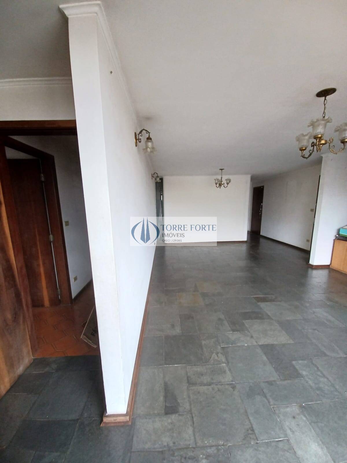 Apartamento à venda com 4 quartos, 179m² - Foto 2