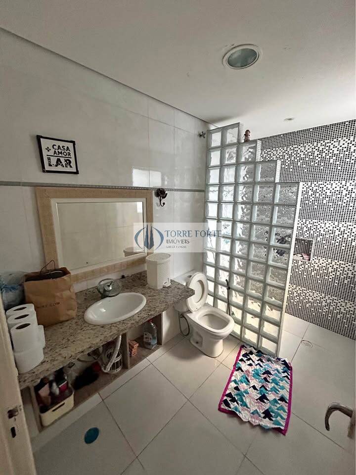 Casa à venda com 3 quartos, 183m² - Foto 10