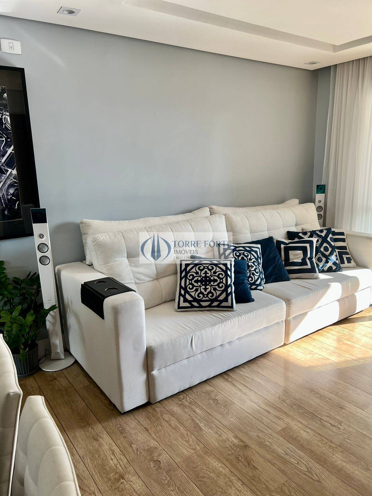 Apartamento à venda com 2 quartos, 68m² - Foto 25