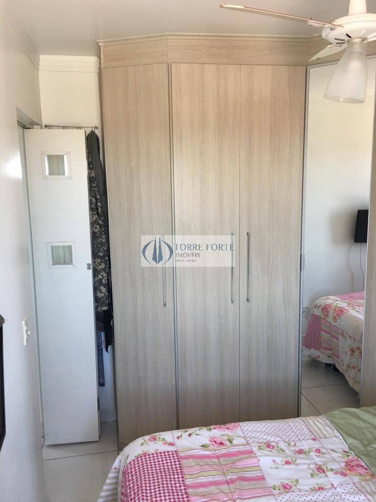 Apartamento à venda com 2 quartos, 58m² - Foto 4